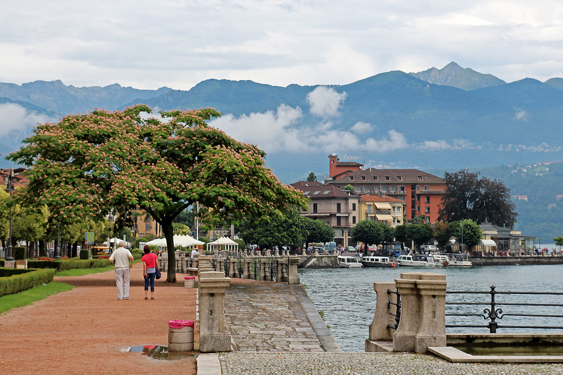 Strandpromenade in Baveno