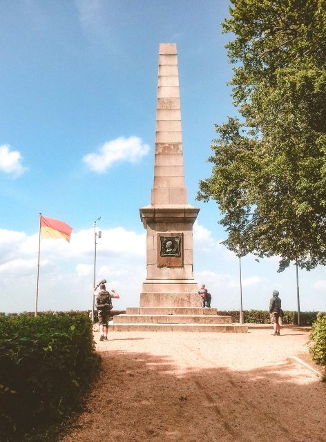 Da liegt es, unser Tagesiel, Bad Harzburg. Idyllisch, schön und ... oha ... wo kommt denn die Sonne auf einmal her?