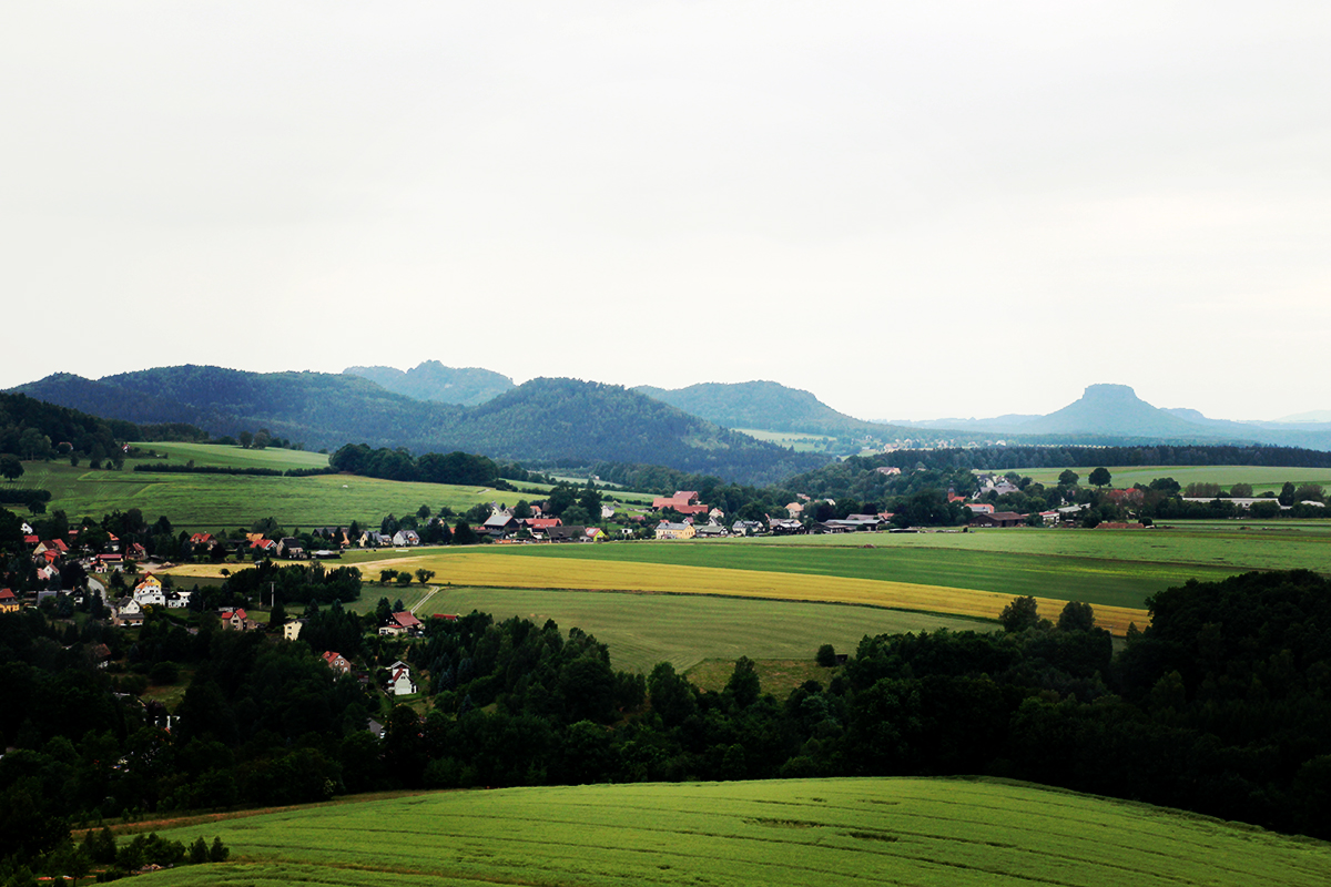 Blick zum Lilienstein. Auch ein schöner Berg. Wenn nicht sogar der schönste Tafelberg des Elbsandsteingebirges.