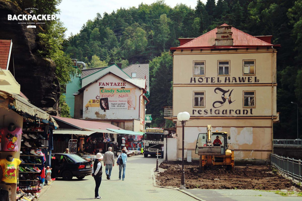 Buden und Schnickschnack in den Bergen – Touristenfang mittels Konsum