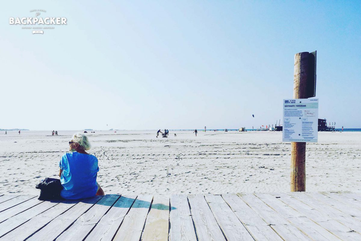 Die Seele baumeln lassen und den Gedanken Raum geben – der Strand ist nicht nur für Aktivurlauber nutzbar.