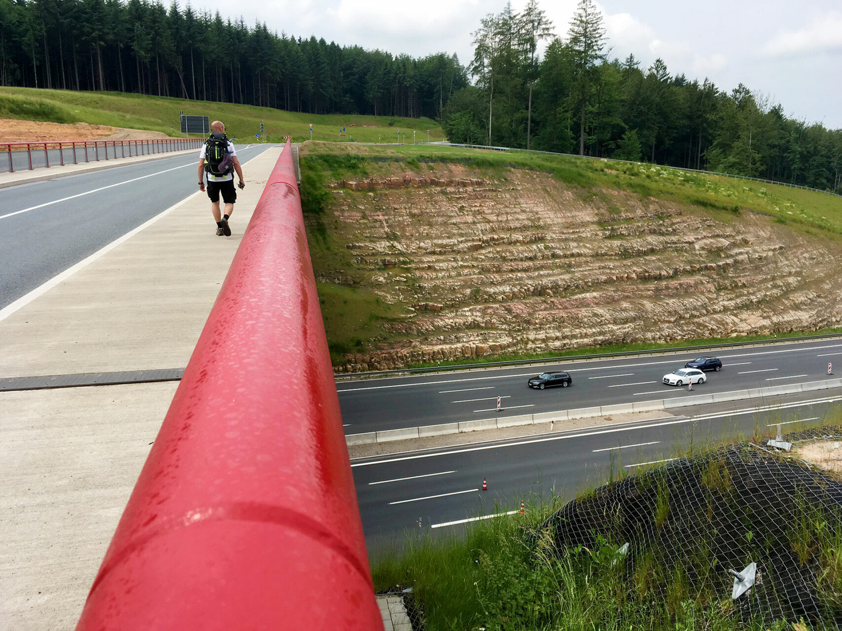 Ein schneller Gang über die Autobahn A3, die den Spessart einmal quer durchschneidet.