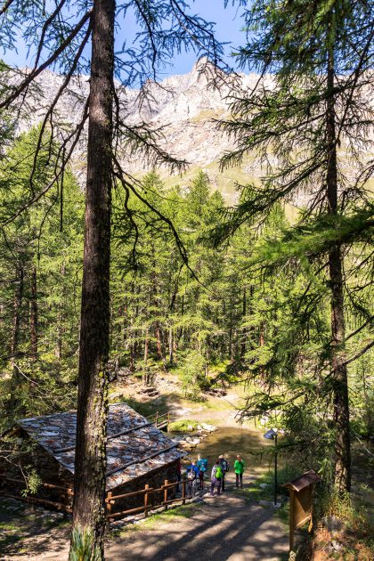 Am Lago Pellaud gibt es nicht nur idyllische Blicke sondern auch einen Einblick in die Geschichte des Rhême-Tals.