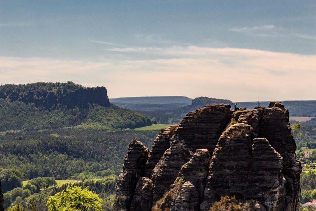 Bei gutem Wetter genießt nicht nur der Kletterer eine fabelhafte Aussicht. Auch der Wanderer.