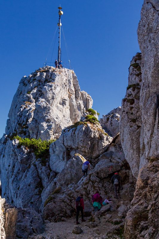 Das Chiemgaukreuz auf dem Ostgipfel der Kampenwand (1.664m)